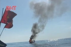 Thuyền đánh bắt hải sản bốc cháy, 1 ngư dân thoát nạn