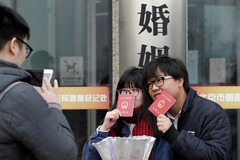 Số lượng đăng ký kết hôn tại Trung Quốc tăng sau gần 1 thập kỷ