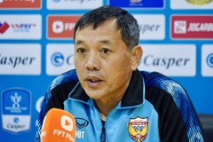 Hồng Lĩnh Hà Tĩnh nói bị trọng tài "cướp" phạt đền khi thua Hà Nội FC