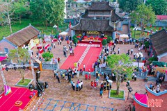 Người dân Hà Tĩnh hào hứng tham gia Lễ hội Văn Miếu