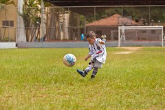 Cậu bé 6 tuổi chiến đấu với bệnh viêm ruột để trở thành ‘Neymar mới’
