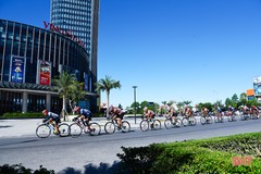 Gay cấn Giải đua xe đạp VTV Cup đoạn qua Hà Tĩnh