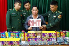 Giấu hơn 32 kg pháo trong cabin xe tải từ Lào về Hà Tĩnh thì bị bắt