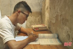 Chung tay giúp cậu học trò nghèo Hà Tĩnh viết tiếp giấc mơ đại học