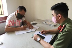 Thành phố Hà Tĩnh phạt đối tượng vận chuyển tài liệu về Pháp luân công 25 triệu đồng