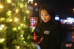Thành phố Hà Tĩnh lung linh sắc màu đón Giáng sinh