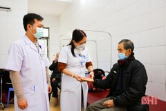“Đông - Tây y kết hợp phục hồi chức năng” giúp nhiều bệnh nhân Hà Tĩnh khỏi bệnh
