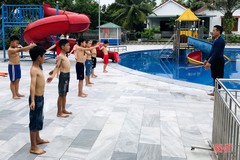 Mở lớp dạy bơi miễn phí cho trẻ em nghèo ở Hương Sơn