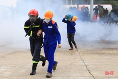 Diễn tập tình huống cháy tại Chi nhánh Gas Petrolimex Hà Tĩnh