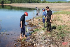 Cơ quan chức năng Hà Tĩnh vào cuộc tìm nguyên nhân cá chết ở hồ Bộc Nguyên