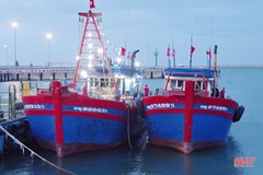 Bắt cặp tàu giã cào Quảng Ngãi đánh bắt hải sản sai vùng biển quy định