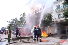 Thực tập phương án chữa cháy và cứu nạn, cứu hộ ở chợ Cày Thạch Hà