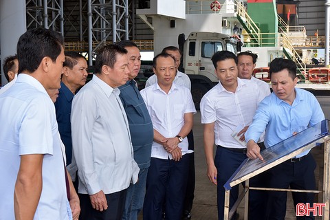 Đoàn đại biểu Thủ đô Viêng Chăn và Bolikhămxay tham quan Khu Kinh tế Vũng Áng