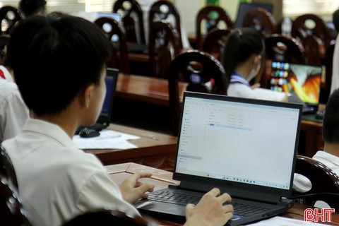 Học sinh Nghi Xuân, Hương Sơn thi tài tin học trẻ 