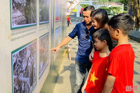 Ngày đầu nghỉ lễ, hơn 5.000 lượt người tri ân tại Ngã ba Đồng Lộc