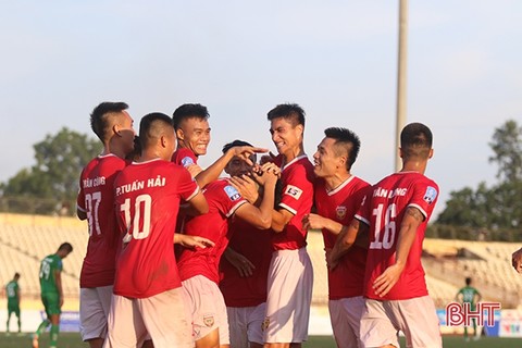 Lộ diện đối thủ "đáng gờm" nhất của Hồng Lĩnh Hà Tĩnh trong cuộc đua vô địch V.League 2