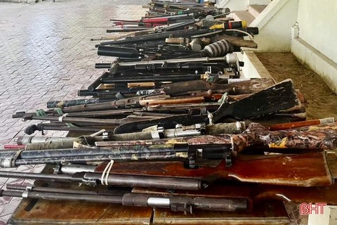 Thu hồi nhiều vật liệu nổ, vũ khí tự chế tại huyện ven biển Hà Tĩnh