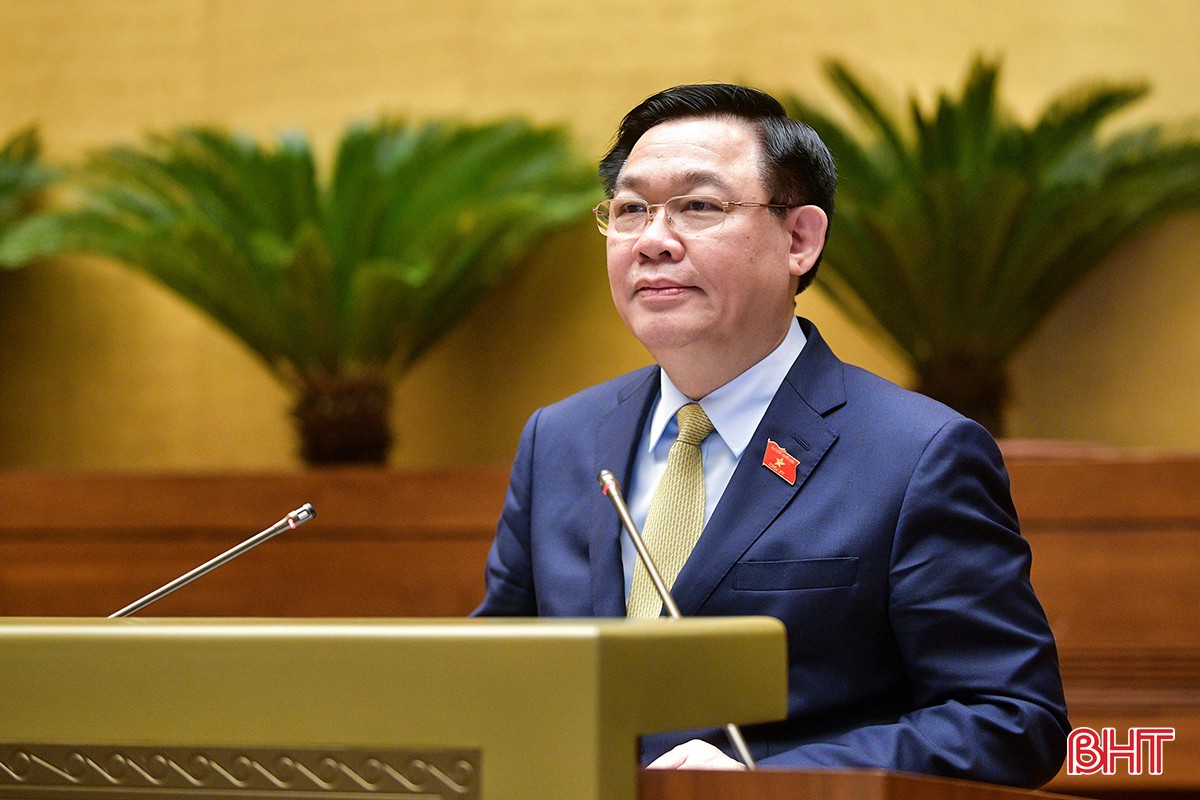 Chủ tịch Quốc hội Vương Đình Huệ phát biểu.