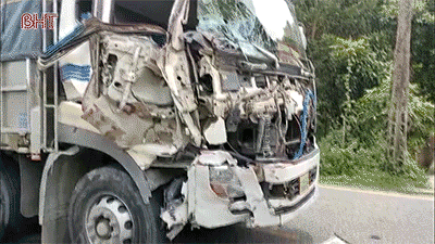 Hà Tĩnh: xe khách mất lái va chạm xe tải