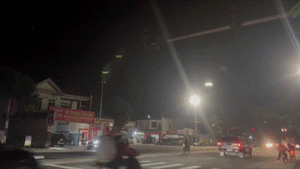 Đèn tín hiệu giao thông Ngã Ba Giang dừng hoạt động, nguy cơ tai nạn cao