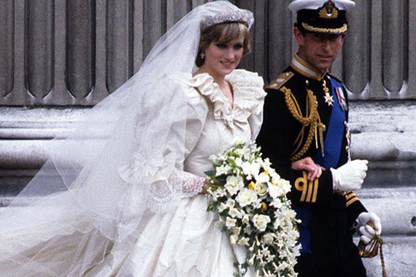 Váy cưới lộng lẫy lấy cảm hứng từ công nương Hoàng gia của Đông Nhi
