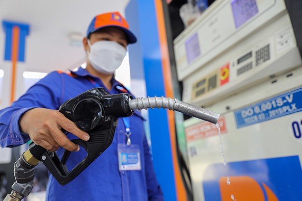 VPI dự báo giá bán lẻ xăng dầu vẫn giảm trong kỳ điều hành ngày mai 23/11 | Báo Hà Tĩnh