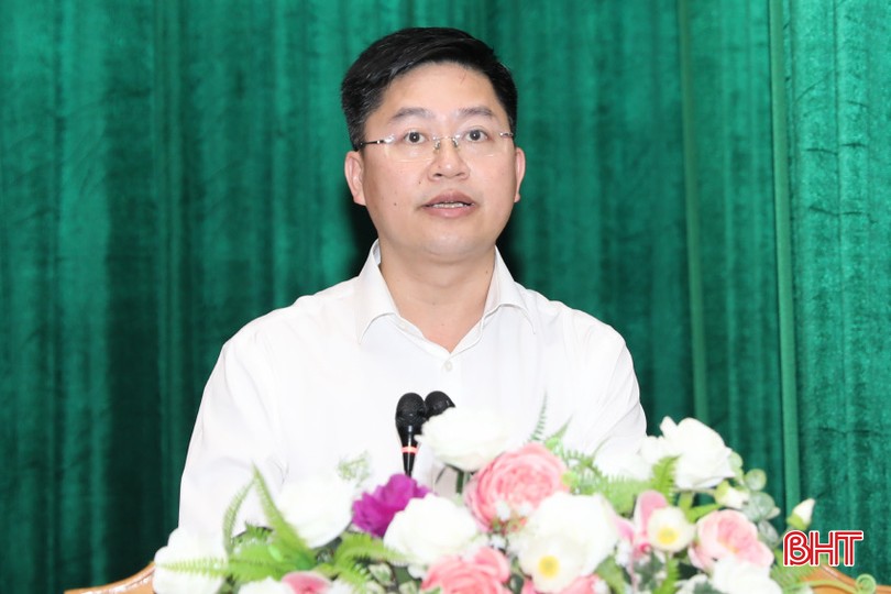 Phó Chủ tịch UBND thị xã Nguyễn Văn Chung phát động Tháng hành động về ATVSLĐ, hưởng ứng Tháng Công nhân năm 2024.